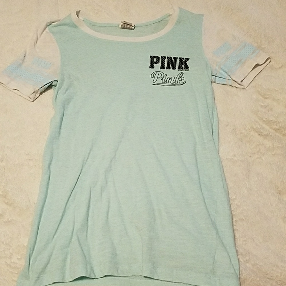 PINK VS light blue tee